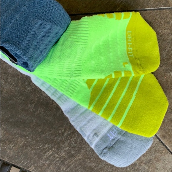 NIKE EVERYDAY MAX CUSHIONED LOW 3 pairs socks set - Picture 13 of 16